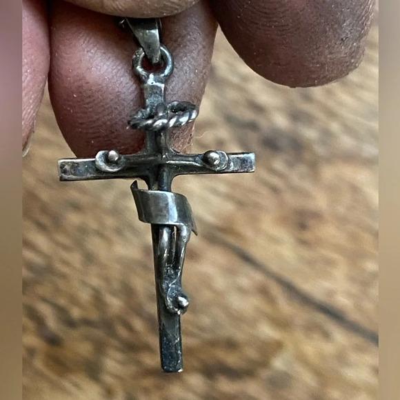 Rustic  sterling silver finished with a black patina crucifix cross necklace - Picture 2 of 9